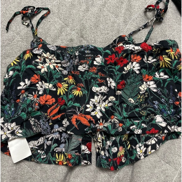 RVCA top- size small (true to size) - Picture 3 of 3